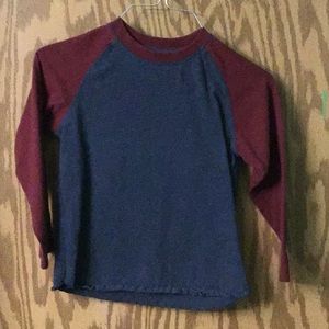 Long sleeve shirt. 4/5 xs